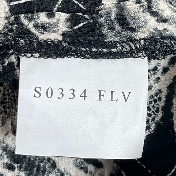 Citron Santa Monica Black Print Frog Closure Top - Picture 7 of 11